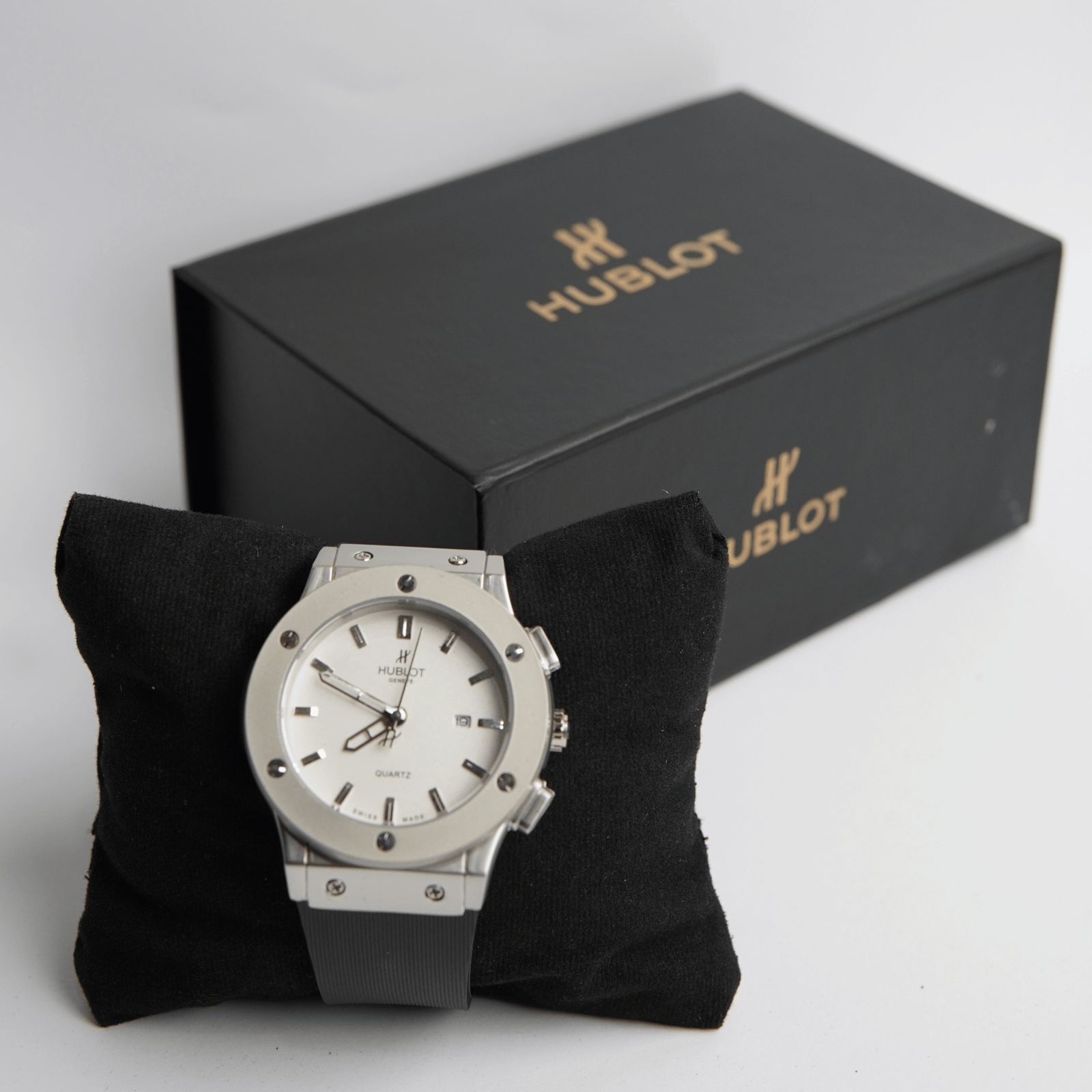 Hublot Classic Fusion – Silver Steel Edition